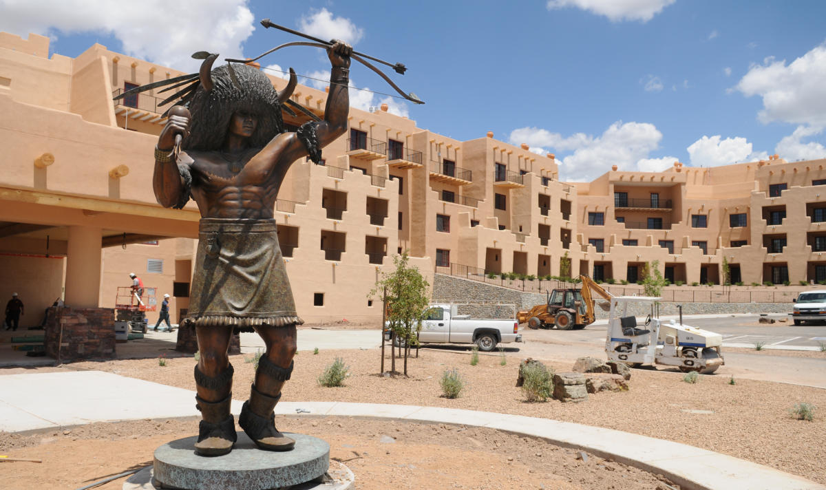 BTHUNDER/EDDIE MOORE/JOURNAL/JNORTH/DAILY/7-23-08 A bronze sculpture by Pojoaque Governor George Rivera outside the Buffalo Thunder Resort. The resort is scheduled to open in August.