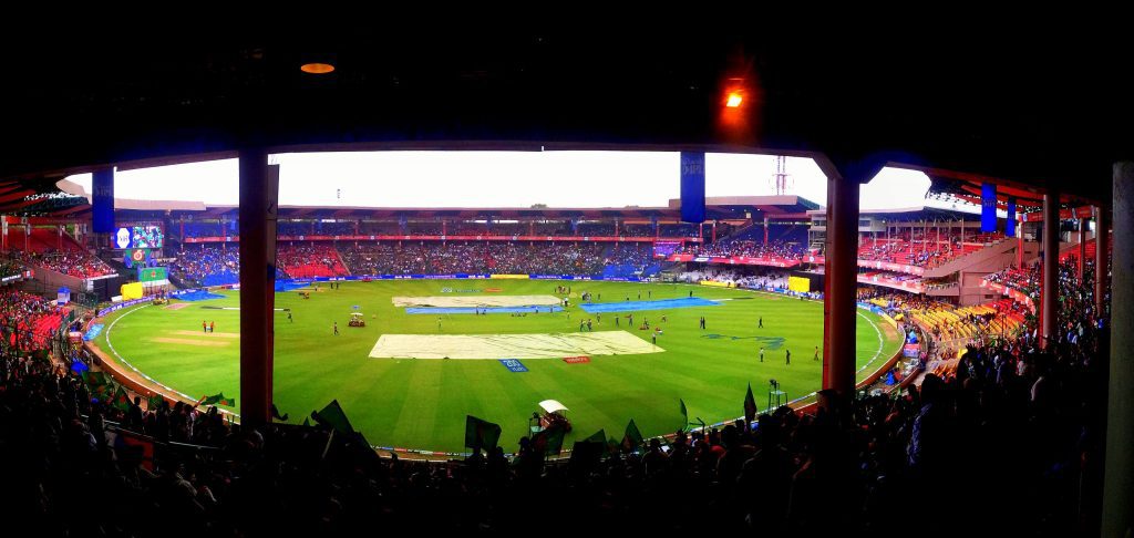 Chinnaswamy_Stadium_MI_vs_RCB