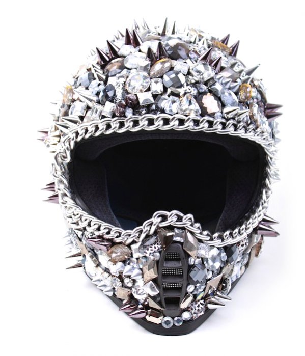 Custom-Helmets-diamond-spikes