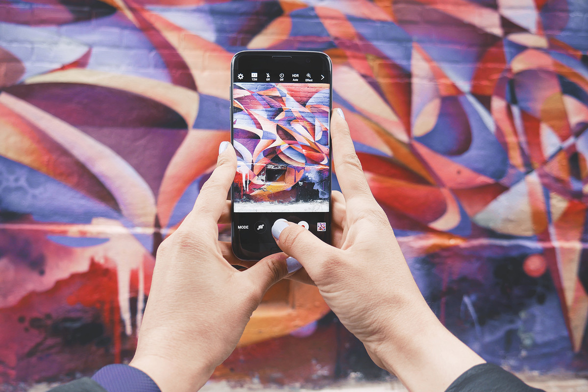 Snapping Photos On The Go Apps That Can Add Fun And Functionality To
