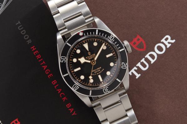 Tudor_Black_Bay_Black_watch-design-fashion
