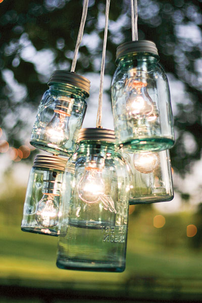 barn-wedding-mason-jar-lights