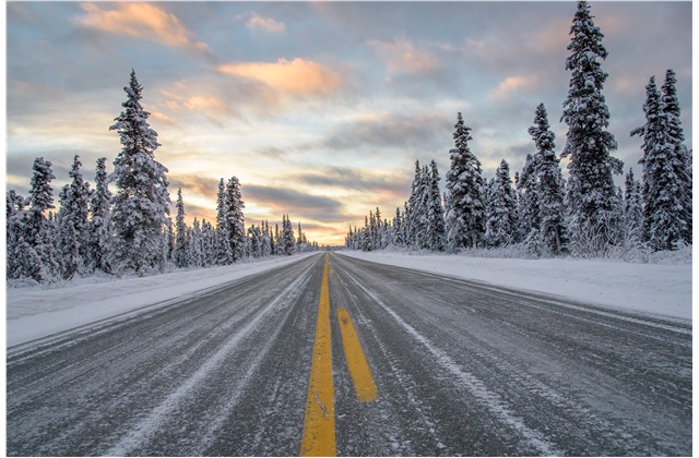 cars-trucks-driving-in-snow-tips-for-staying-safe