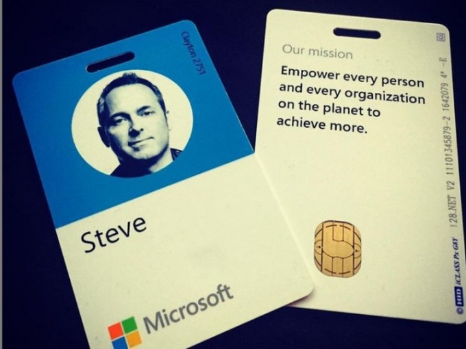 microsoft-employee-badge_story_design