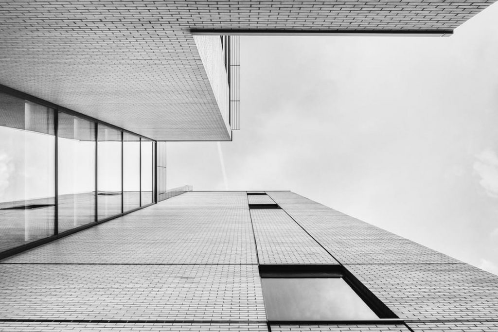 minimal-black-and-white-office-architecture