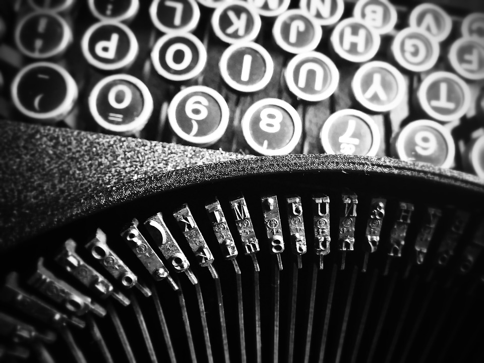 old-school-typewriter-communication-tools-modern-business-tips