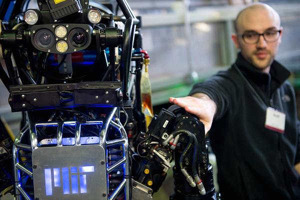 these-college-majors-are-the-most-robot-resistant