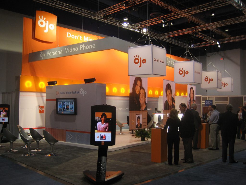 tradeshow-exhibit-design-at-convention-event-for-business-promotion
